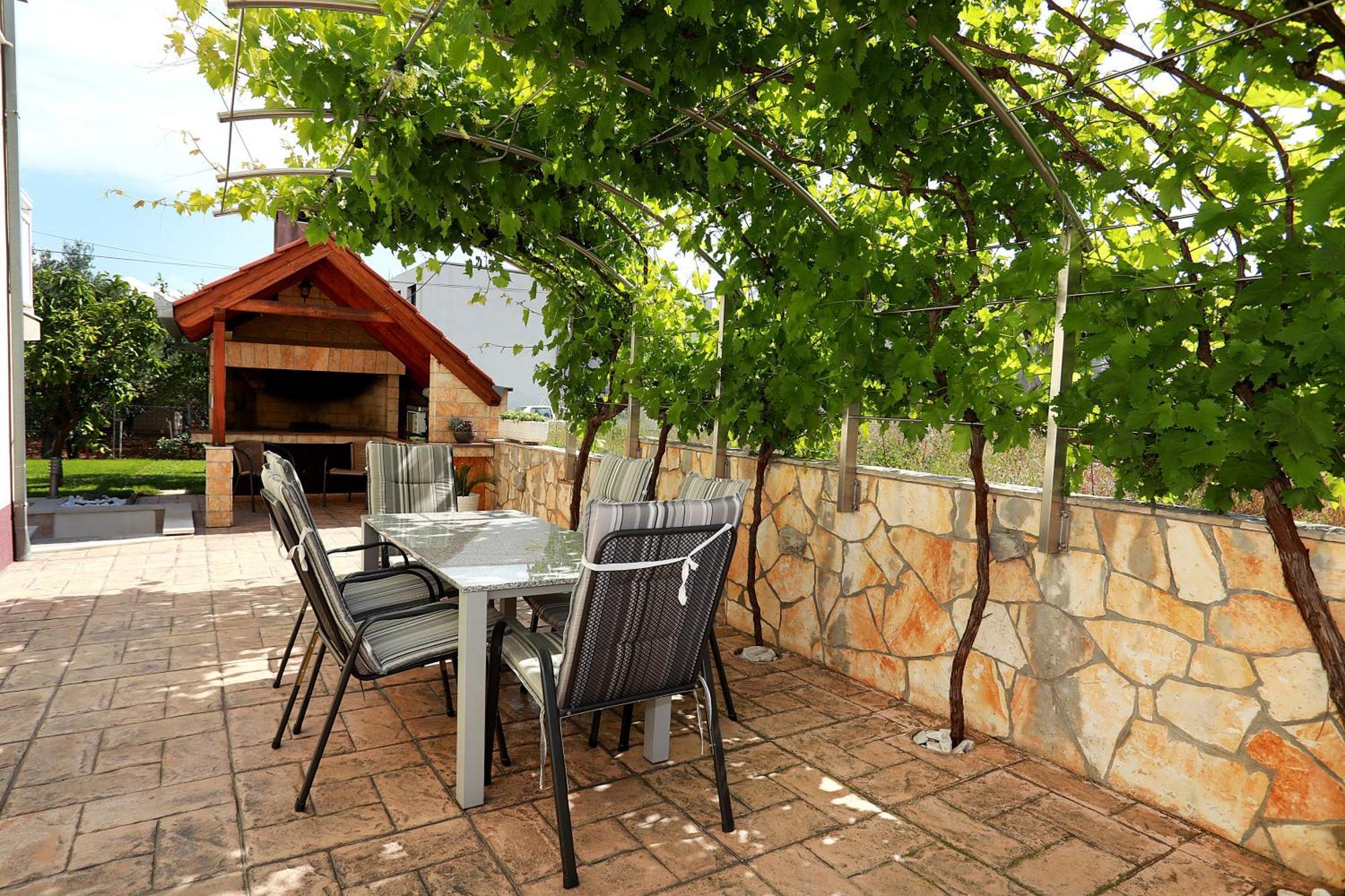 Nevistic Apartmani Trogir Exterior foto
